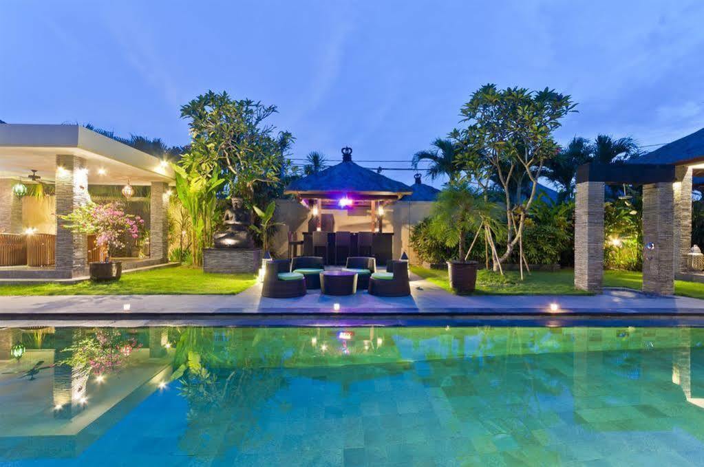 Villa Mahkota スミニャック エクステリア 写真